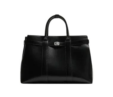 Bolso de mano negro con detalle de cinturón de Zara